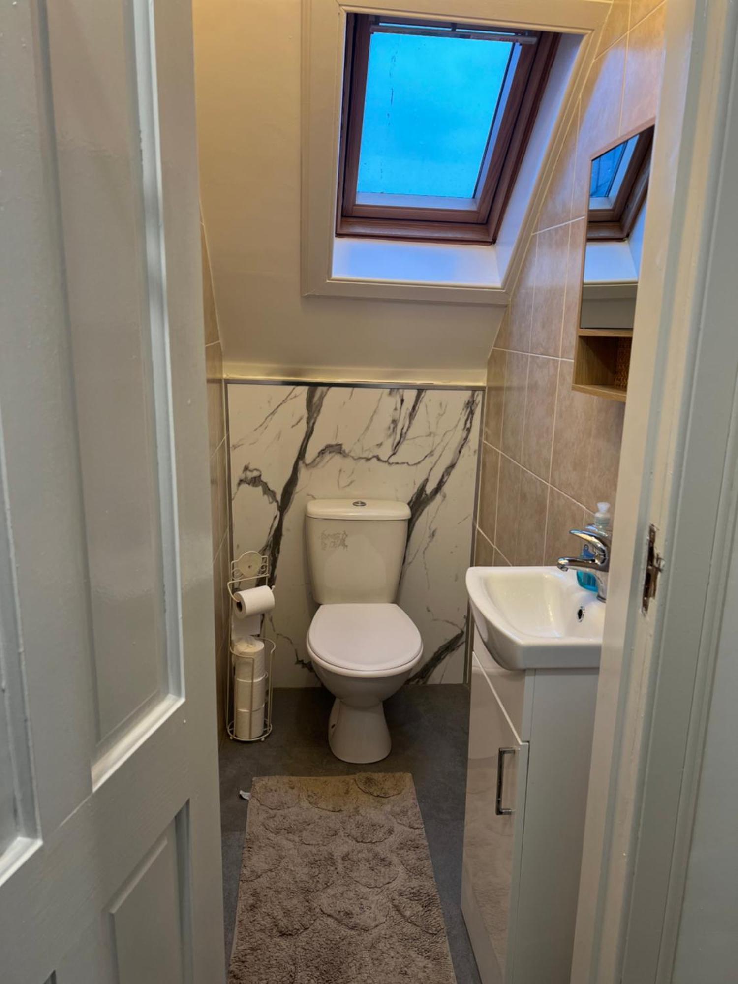 4 Bed Near Airport Ferienhaus Edinburgh